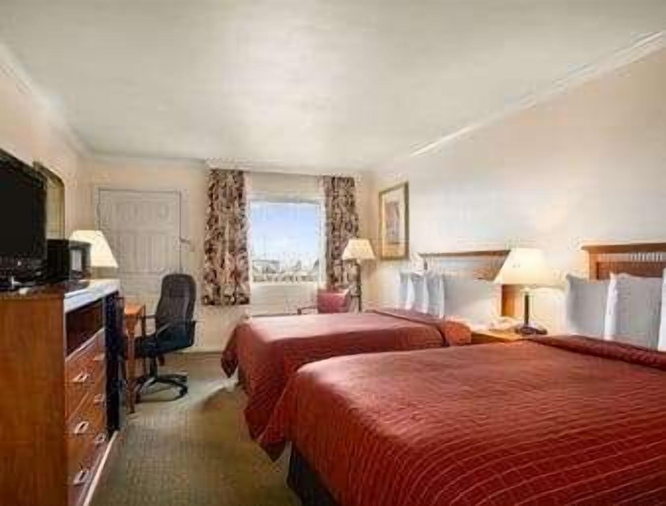 Hotel Baymont By Wyndham Beaumont Extérieur photo