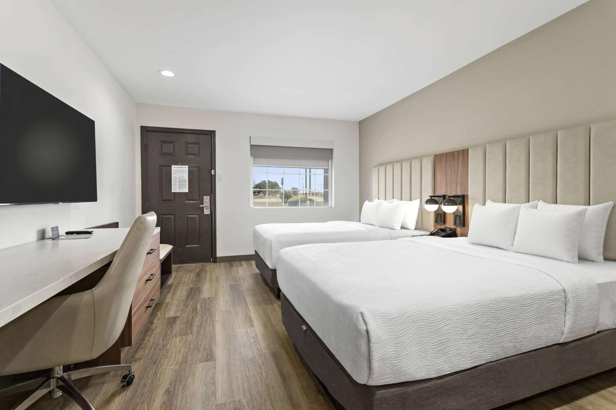 Hotel Baymont By Wyndham Beaumont Extérieur photo