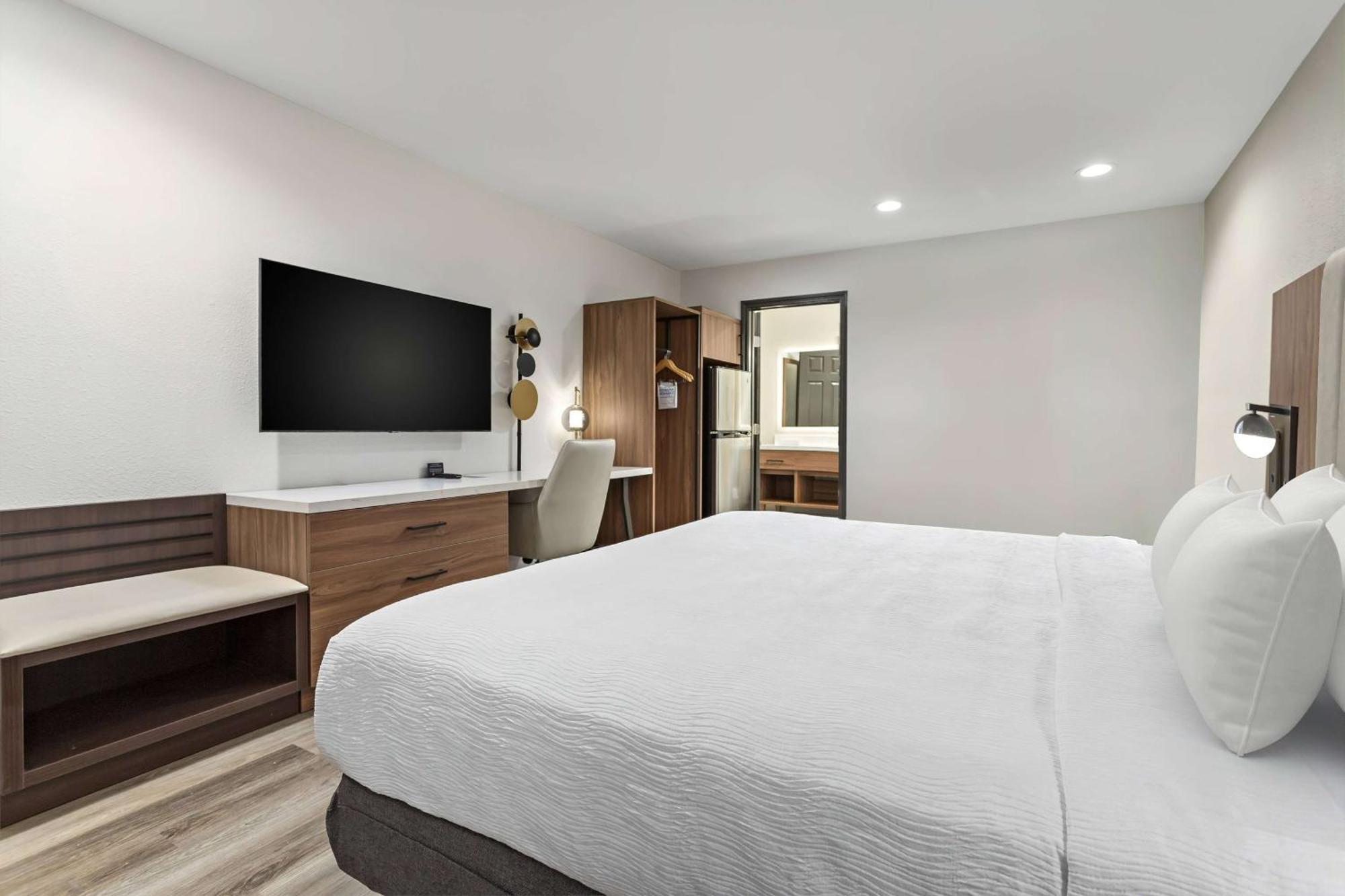Hotel Baymont By Wyndham Beaumont Extérieur photo