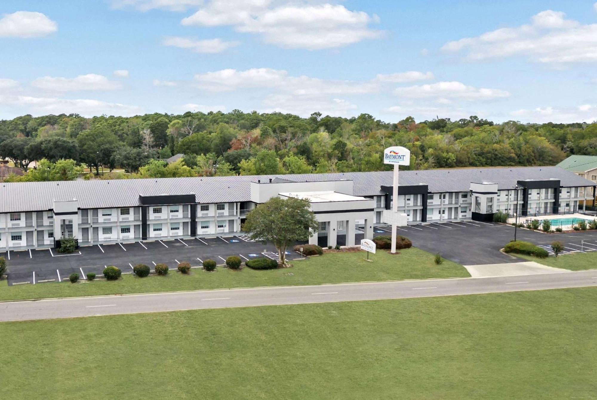 Hotel Baymont By Wyndham Beaumont Extérieur photo
